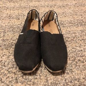 Black Toms Alpargata. Toms slip-on. Size 8. Like New